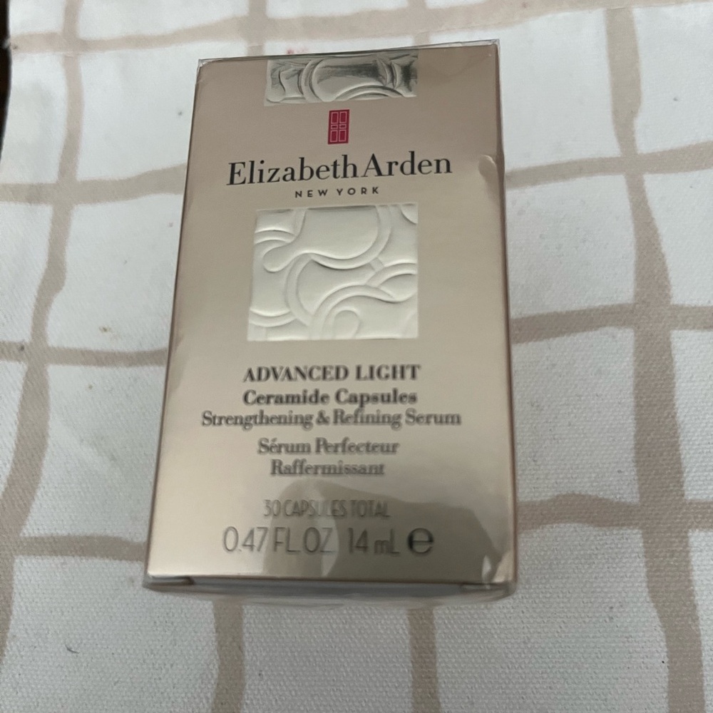Elizabeth Arden Advanced Light Ceramide Capsules